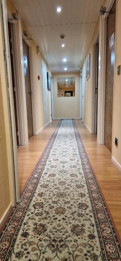 Kyriad Direct Arpajon Bagian luar foto