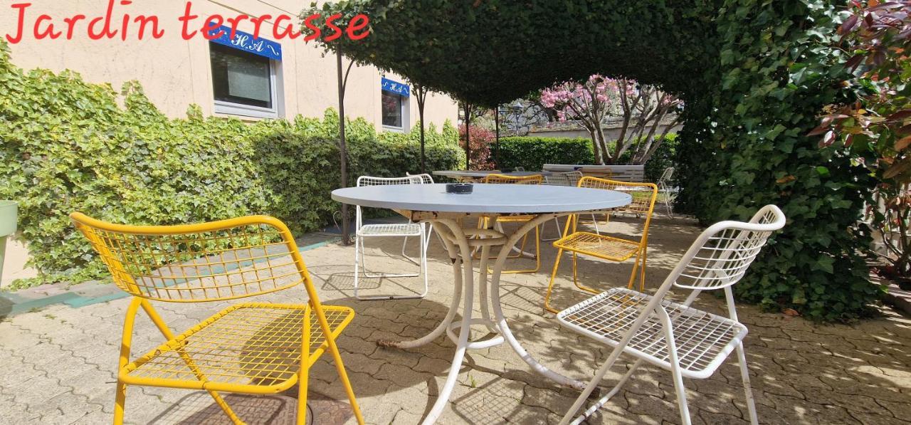 Kyriad Direct Arpajon Bagian luar foto