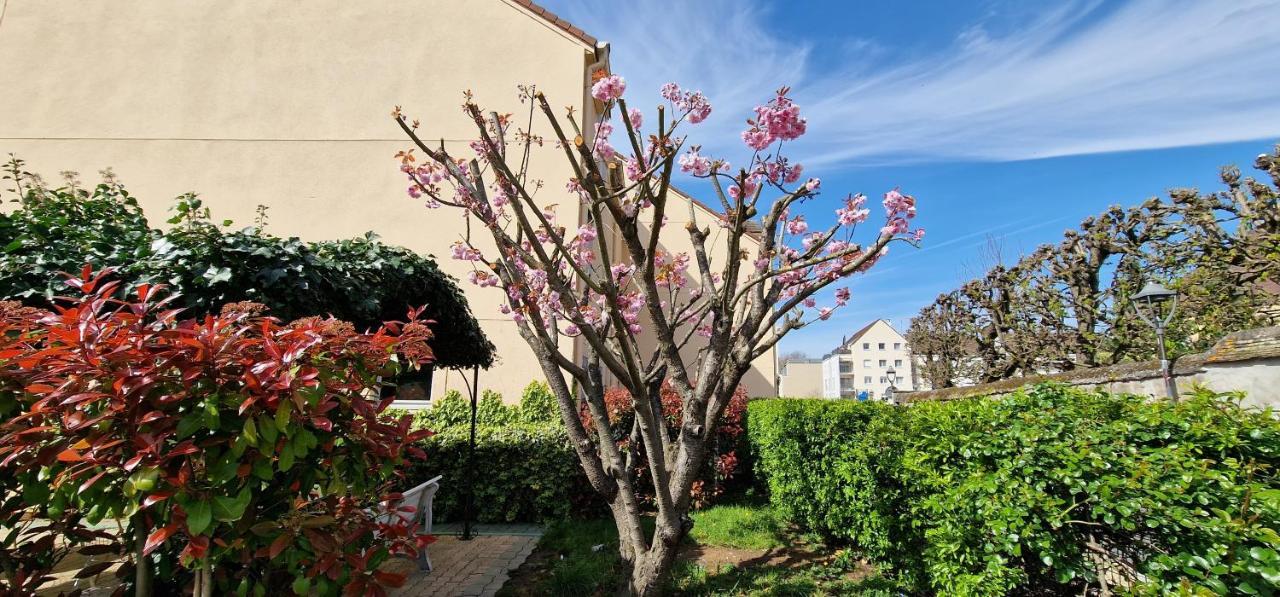 Kyriad Direct Arpajon Bagian luar foto
